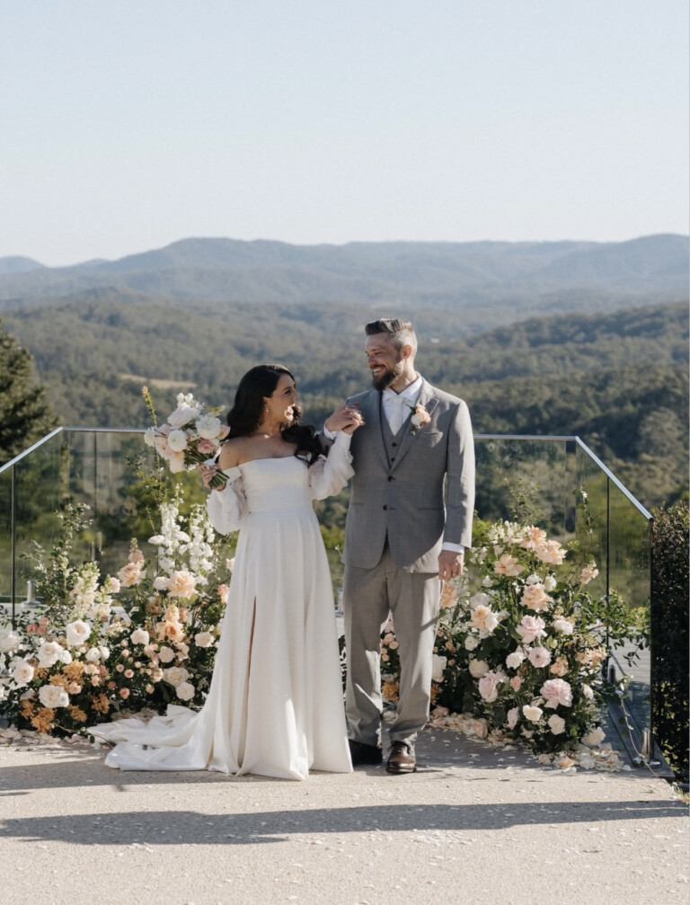 Moon & Pearl bride - Off-the-shoulder crepe with a soft train