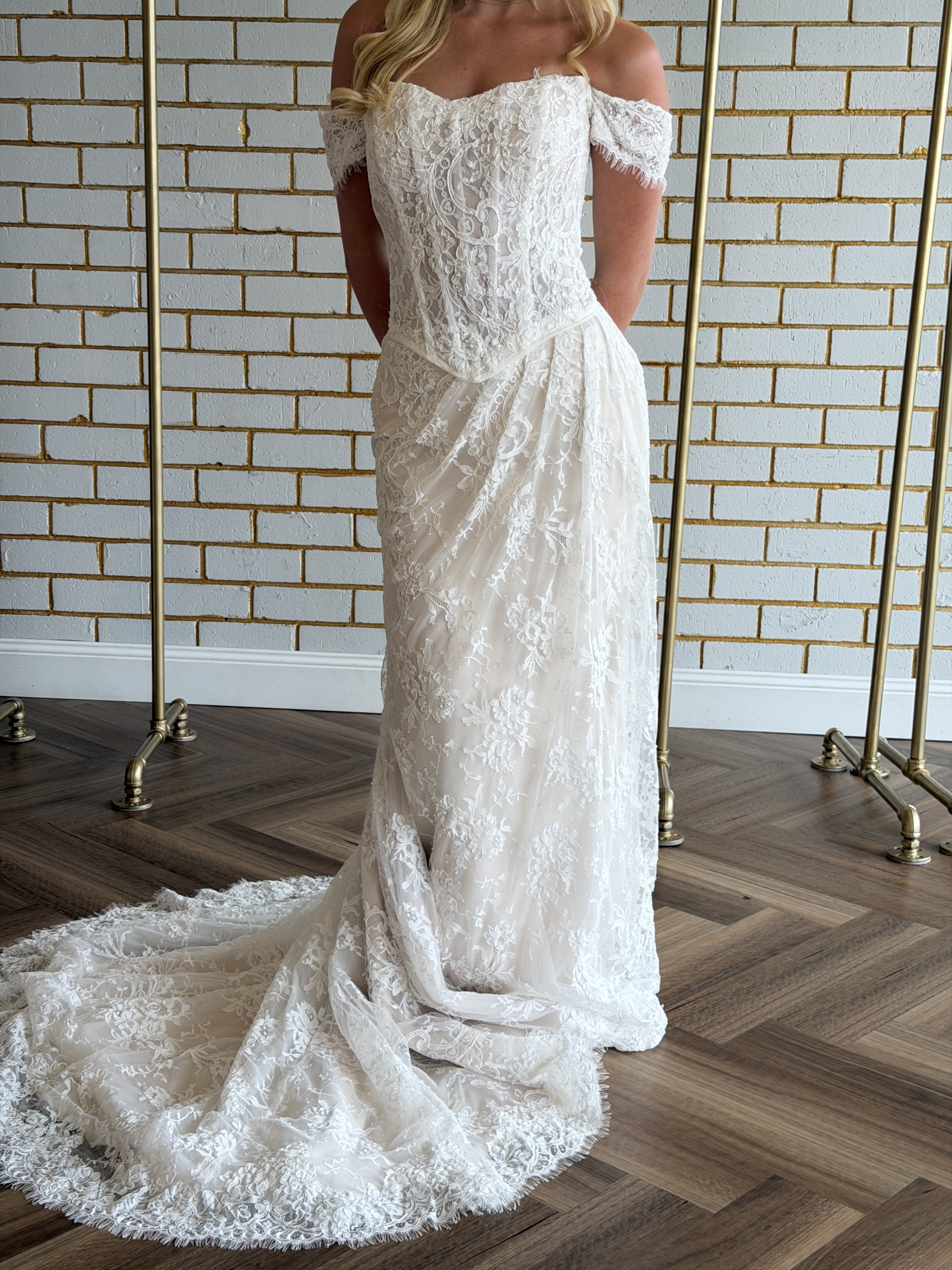 Kendall lace train detail